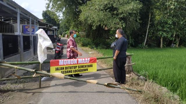desa manduraga ditutup, desa manduraga lockdown, serayunews, serayu news, berita terkini, berita hari ini