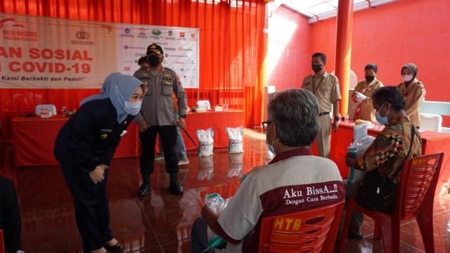 bansos peduli covid-19, bansos covid-19, serayunews, serayu news, berita terkini, berita hari ini, purbalingga, bupati purbalingga, dyah hayuning pratiwi, panitia imlek nasional