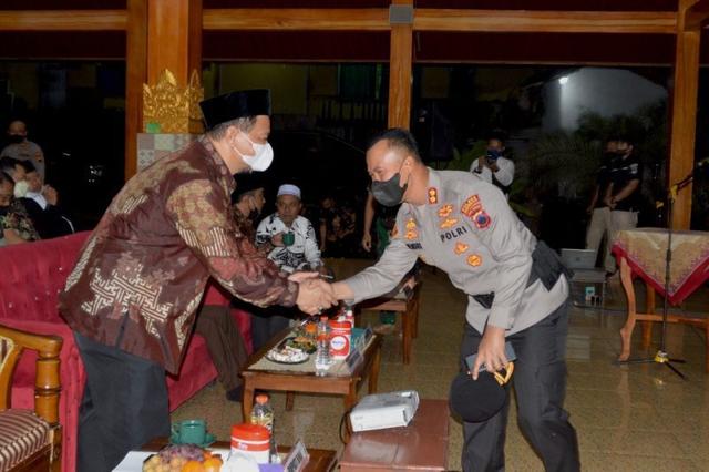 HUT Bhayangkara, Polisi dan Tokoh dan Forkompinda Banjarnegara Gelar Doa Bersama di Pesantren