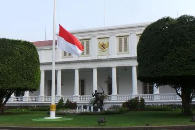 Bendera setengah tiang